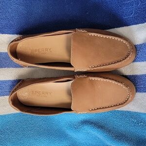 Sperry Bay View Slip-on Stitched Leather Loafer